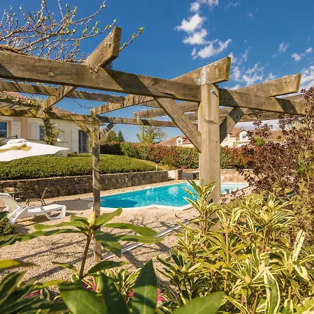 Βίλα Luxurious Villa In Rouzede With Private Swimming Pool