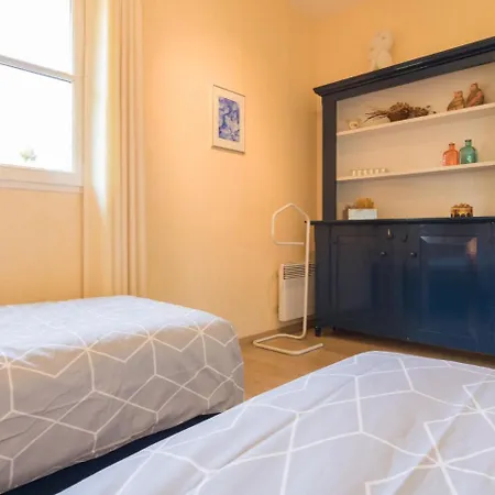 Βίλα Luxurious Villa In Rouzede With Private Swimming Pool